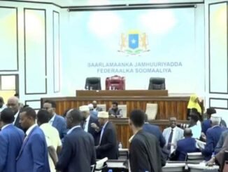 Xildhibaanada mucaaradka oo carqaladeeyay kulanka wax ka-bedelka dastuurka KMG