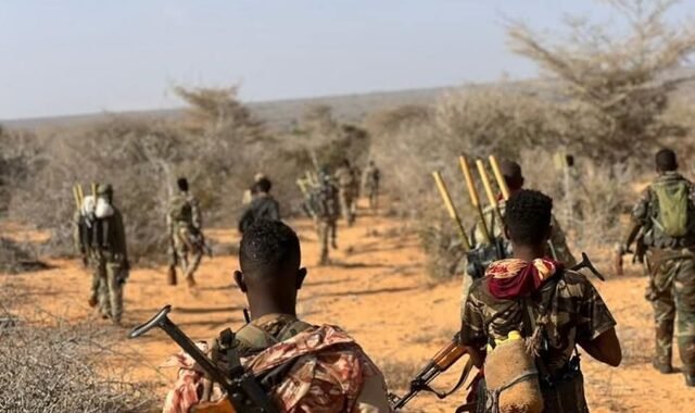 Ciidamada dowladda oo burburiyay keyd qarax oo ay Al-shabaab ku kaydsanayeen Sh/dhexe