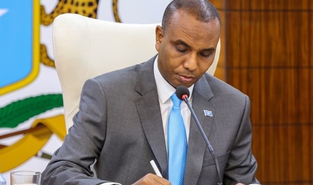 Ra'iisul wasaare Xamse oo boggaadiyay ciidanka Danab iyo kuwa maamulka Jubbaland