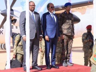 Wafdi uu hoggaaminayo madaxweyne Xasan Sheekh oo si rasmi ah usoo gaaray Laascaanood
