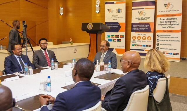 Madaxweyne Xasan Sheekh oo xalay soo xiray kulanka wasiirada maaliyadda ee Geeska Afrika