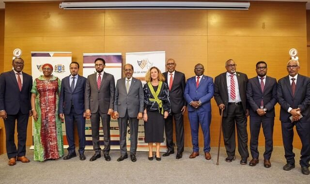 Madaxweyne Xasan Sheekh oo xalay soo xiray kulanka wasiirada maaliyadda ee Geeska Afrika