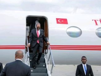 Wafdi uu hoggaaminayo madaxweyne Xasan Sheekh oo dib ugu soo laabtay Muqdisho