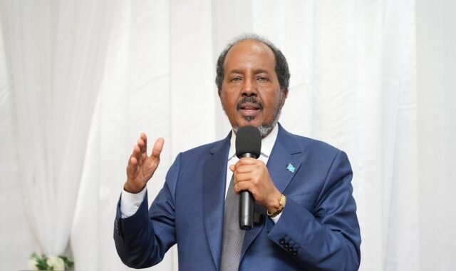 Madaxweyne Xasan Sheekh oo ku hanjabay in Somaliland la weerarayo hadii ciidamo shisheeye laga soo dejiyo