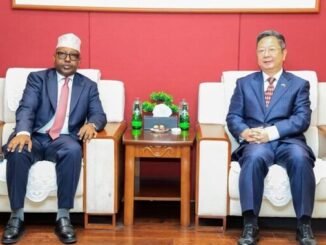 Wasiirka gaashaandhigga Soomaaliya oo maanta la kulmay safiirka Shiinaha u fadhiya Soomaaliya