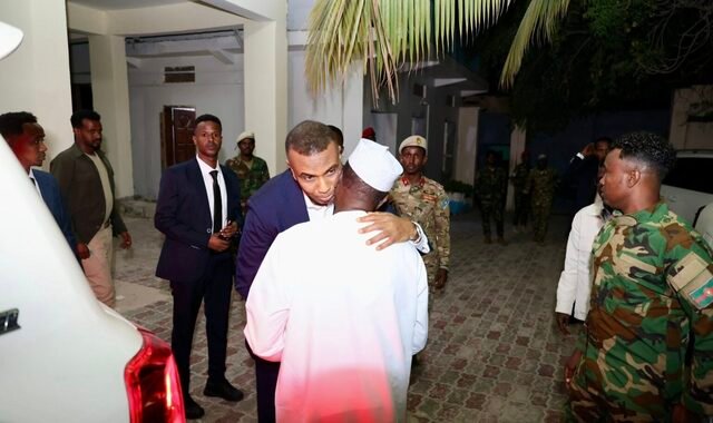 Ra'iisul wasaare Xamse oo maanta booqday hoyga Sheekh Shariif uu ka degan yahay Muqdisho
