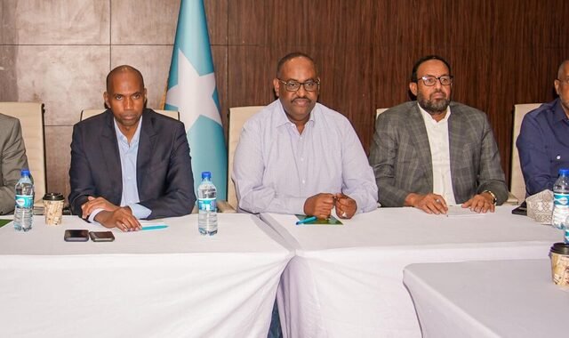 Xildhibaanada mucaaradka iyo Golaha Mustaqbalka oo shir xasaasi ah ku yeeshay Muqdisho