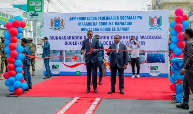 RW Xamse oo maanta xariga ka jaray waddo casri ah oo laga dhisay degmada Wadajir