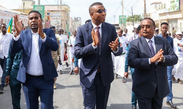 RW Xamse oo maanta xariga ka jaray waddo casri ah oo laga dhisay degmada Wadajir