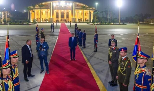 Madaxweyne Xasan Sheekh oo gaaray Masar iyo kullan uu la yeelan doonno C/fitaax Al-Sisi
