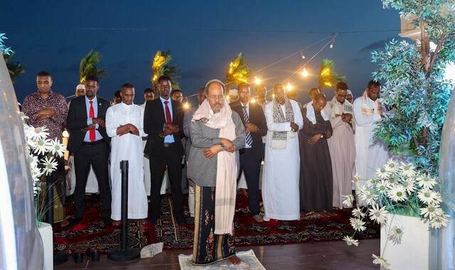 Madaxweyne Xasan Sheekh oo oo kulan af-fur ah u qabtay xubnaha labada Aqal ee baarlamaanka