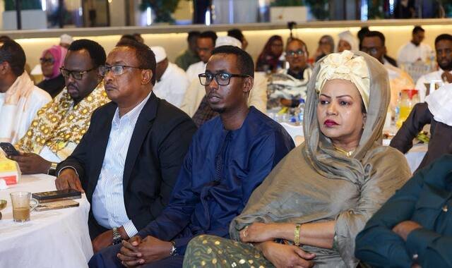 Madaxweyne Xasan Sheekh oo oo kulan af-fur ah u qabtay xubnaha labada Aqal ee baarlamaanka