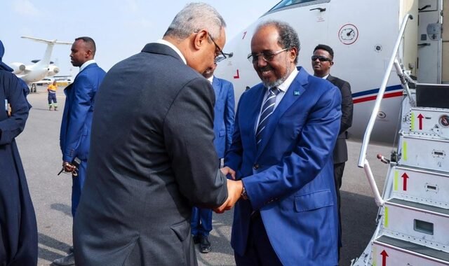 Wafdi uu hoggaaminayo madaxweyne Xasan Sheekh oo maanta gaaray magaalada Jabuuti