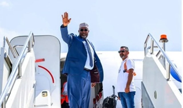 Wafdi uu hoggaaminayo Aadan Madoobe oo maanta ku wajahan magaalada Baydhabo