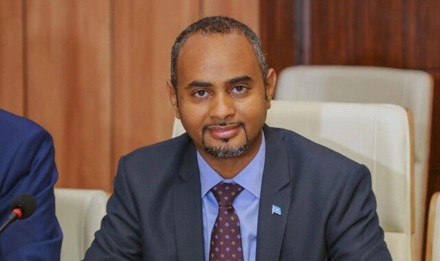 Wasiirka dekedaha iyo gaadiidka badda ee xukuumadda federaalka Soomaaliya C/qaadir Maxamed Nuur