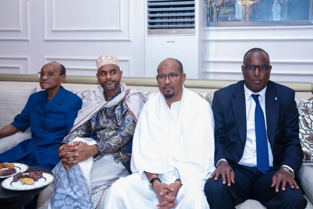 Madaxweyne Xasan Sheekh oo ka qayb-galay kulan saddex-geesood ah oo ka dhacay Jabuuti