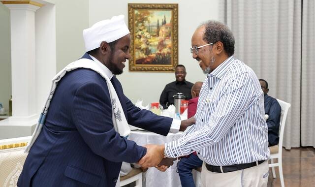 Madaxweyne Xasan Sheekh oo kulan afur la yeeshay hoggaanka ururrada siyaasadda dalka
