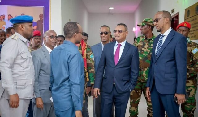 Hoggaamiye Jibriil C/rashiid oo kormeer shaqo ku tagay wasaaradaha Koonfur Galbeed