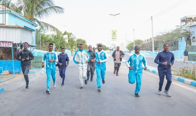 Ra'iisul wasaare Xamse Cabdi oo tartan orod kaga qayb galay magaalada Muqdisho