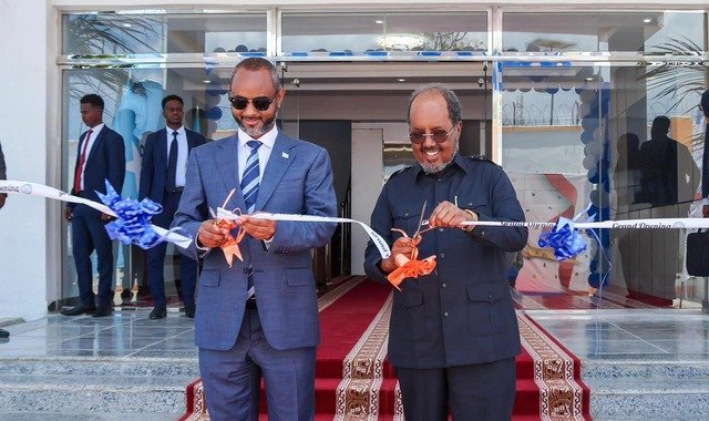 Madaxweyne Xasan Sheekh oo maanta xariga ka jaray xarunta dhexe ee wasaaradda dekedaha
