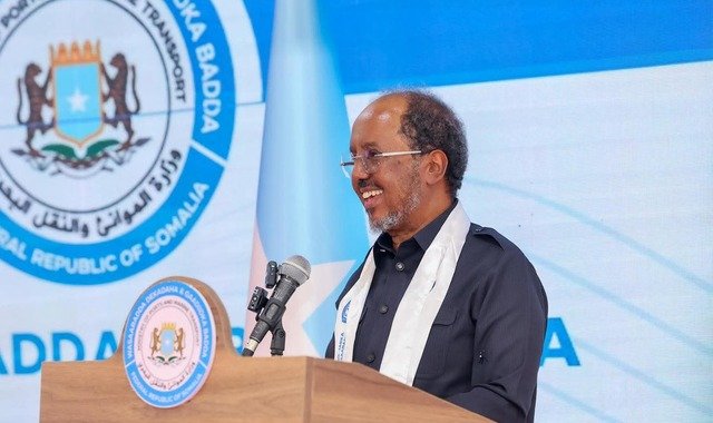 Madaxweyne Xasan Sheekh oo maanta xariga ka jaray xarunta dhexe ee wasaaradda dekedaha