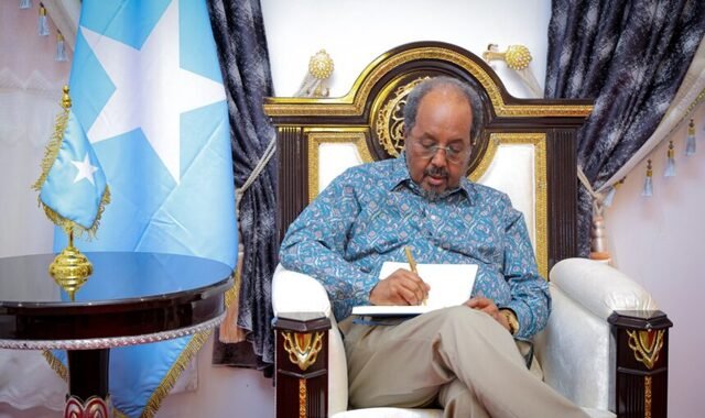 Madaxweyne Xasan Sheekh oo soo gaba-gabeeyay kulamadii uu Baydhabo ka wadey