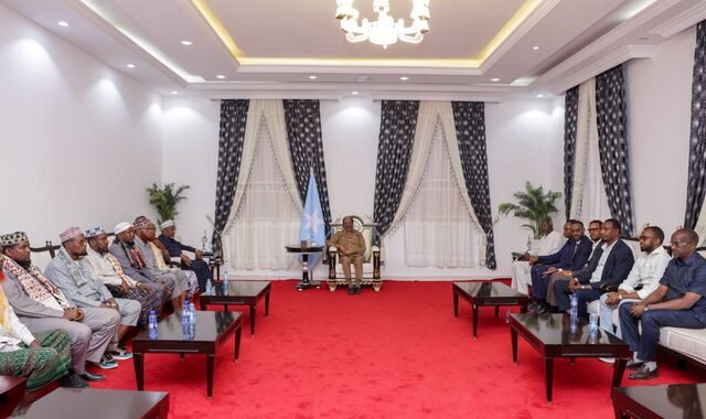 Madaxweyne Xasan Sheekh oo soo gaba-gabeeyay kulamadii uu Baydhabo ka wadey