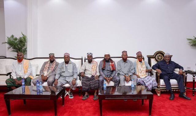 Madaxweyne Xasan Sheekh oo soo gaba-gabeeyay kulamadii uu ka wadey Baydhabo