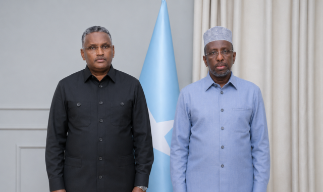 Sheekh Shariif iyo Agaasimaha NISA oo kulan albaabada u xiran ku yeeshay Muqdisho
