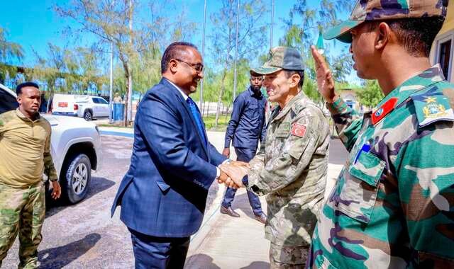 Guddoomiyaha gobolka Banaadir oo maanta kormeer ku tagay xerada tababarka TurkSom