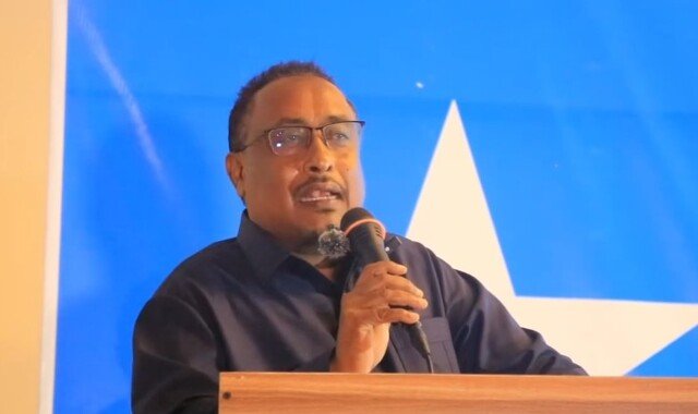 Guddoomiyaha gobolka Banaadir oo weerar afka ah ku qaaday madaxweynaha maamulka Puntland
