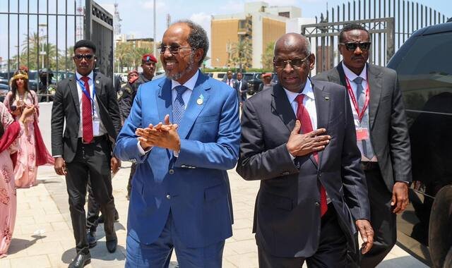 Madaxweyne Xasan Sheekh oo ka qayb galay caleema-saarka madaxweynaha Jabuuti