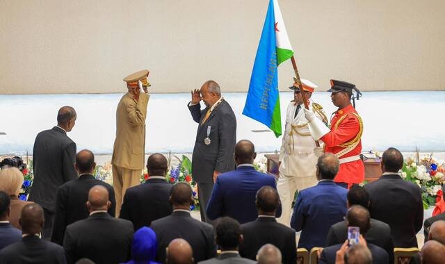 Madaxweyne Xasan Sheekh oo ka qayb galay caleema-saarka madaxweynaha Jabuuti