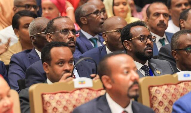 Madaxweyne Xasan Sheekh oo ka qayb galay caleema-saarka madaxweynaha Jabuuti