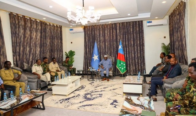 Sheekh Aadan Madoobe oo guddoomiyay kulan looga hadlay xaaladda amniga deegaannada Koonfur Galbeed