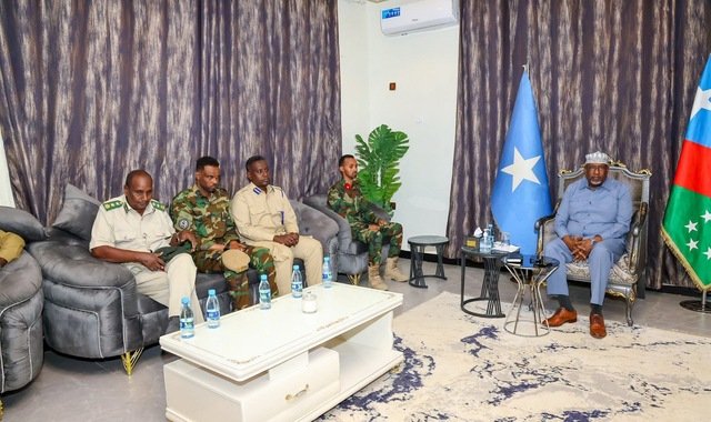 Sheekh Aadan Madoobe oo guddoomiyay kulan looga hadlay xaaladda amniga deegaannada Koonfur Galbeed