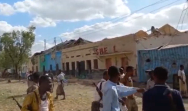 Xiisad colaadeed oo weli ka taagan degmada Jalalaqsi iyo dadaallo nabadeed oo socda
