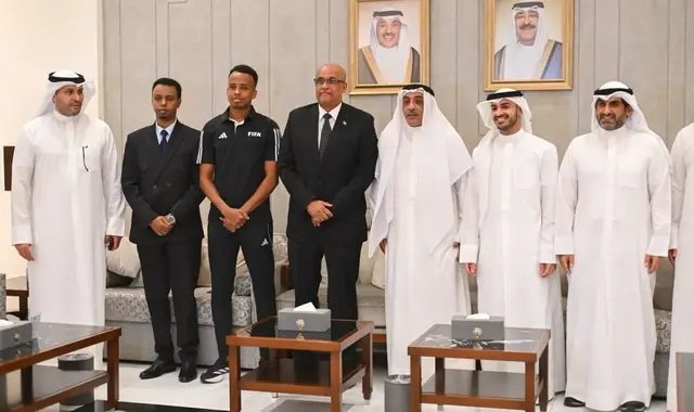 Garsooraha caalamiga ah ee Soomaaliyeed Cumar C/qaadir Cartan oo gaaray dalka Kuwait