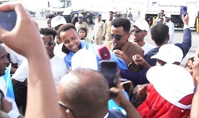 Garsoore Cumar C/qaadir Cartan oo maanta si aan caadi ahayn loogu soo dhaweeyay magaalada Muqdisho