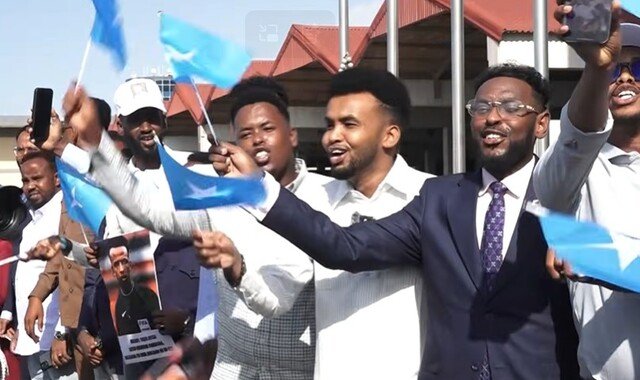 Garsoore Cumar C/qaadir Cartan oo maanta si aan caadi ahayn loogu soo dhaweeyay magaalada Muqdisho