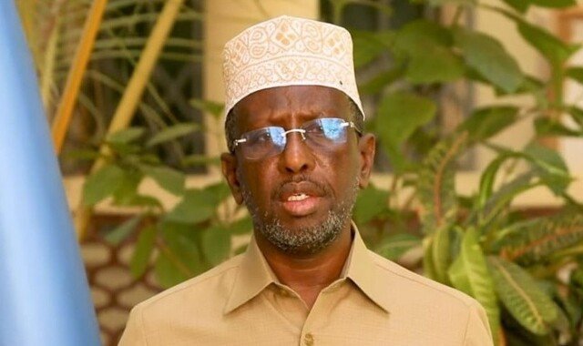 Madaxweynihii hore ee Soomaaliya Sheekh Shariif Sheekh Axmed