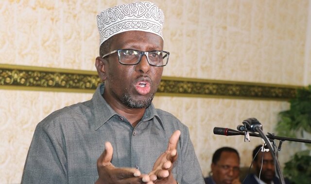 Madaxweynihii hore ee Soomaaliya Sheekh Shariif Sheekh Axmed