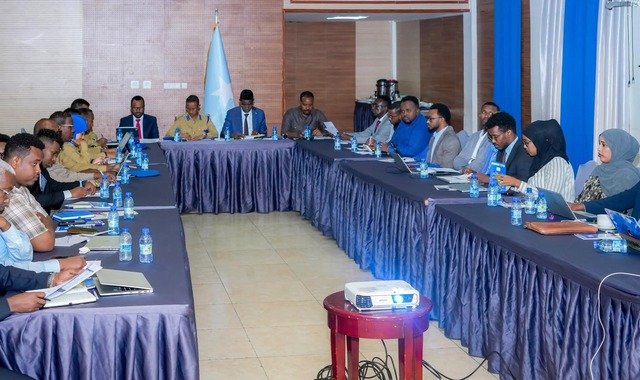 Shirweynaha wadatashiga amniga ee dowladda federaalka iyo maamul goboleedyada oo ka furmay Muqdisho