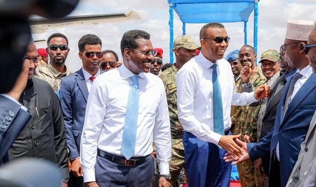 Wafdi uu hoggaaminayo ra'isuul wasaaraha Soomaaliya oo gaaray magaalada Dhuusamareeb