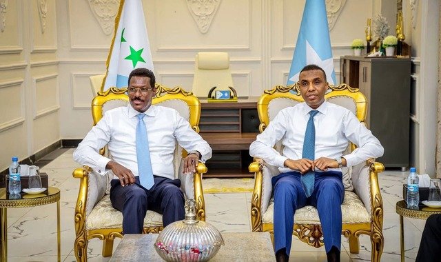 Wafdi uu hoggaaminayo ra'isuul wasaaraha Soomaaliya oo gaaray magaalada Dhuusamareeb