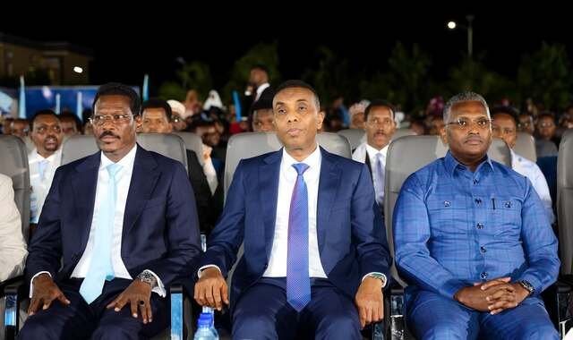Ra'iisul wasaaraha Soomaaliya Xamse Cabdi Barre, Taliyaha NISA Mahad Maxamed Salaad iyo madaxweynaha maamulka Galmudug Axmed Cabdi Kaariye (Qoor-Qoor)