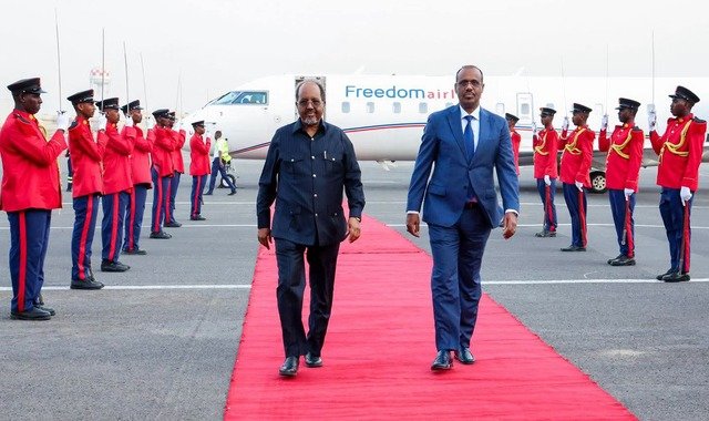 Wafdi uu hoggaaminayo madaxweyne Xasan Sheekh oo maanta gaaray dalka Jabuuti