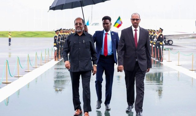 Madaxweyne Xasan Sheekh oo gaaray Addis Ababa, kulan muhiim ahna la yeelanaya Abiy Ahmed