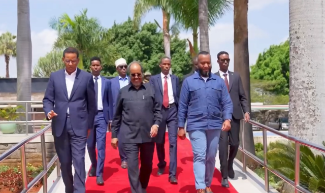 Wafdi uu hoggaaminayo madaxweyne Xasan Sheekh oo gaaray magaalada Nairobi ee dalka Kenya