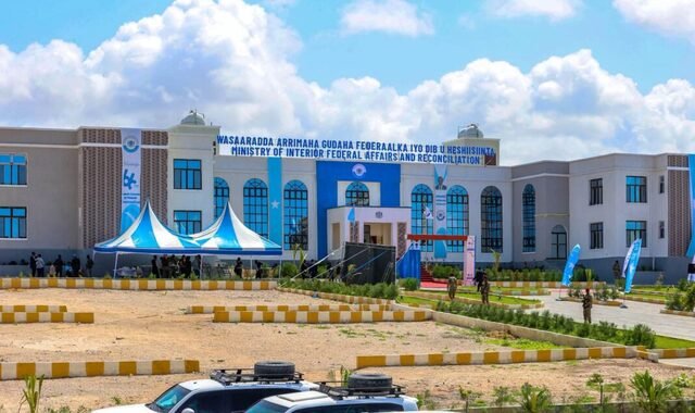 Madaxweyne Xasan Sheekh oo maanta xarigga ka jaray xarunta cusub ee wasaaradda arrimaha gudaha